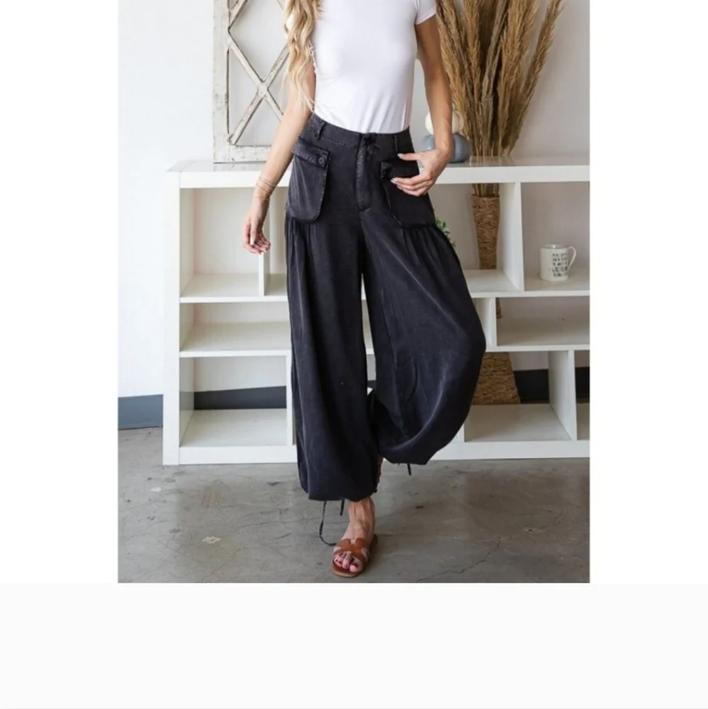 Oli & Hali: Washed Wide Leg Parachute Pants, Black Size Medium Reserved - Picture 2 of 5